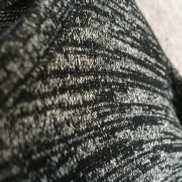 GAP Top L Long Sleeve Scoop Neck Space Dye Pleated Back Casual Hacci Gray Hi Low - Picture 5 of 12